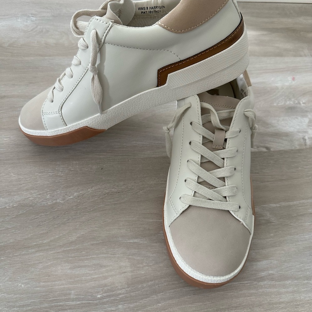 Dolce Vita Harryson Sneakers Size 8.5 and 9